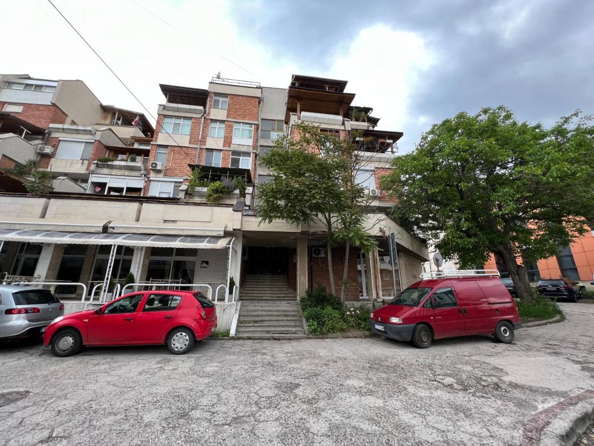 Midtown Apartment Kurdzhali Exterior photo